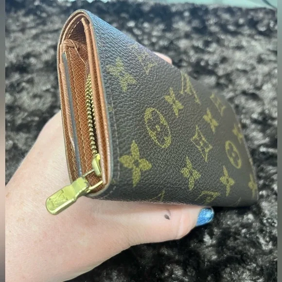 Louis Vuitton Vintage Tressor Canvas Wallet  in Classic Monogram. EUC - Picture 9 of 17